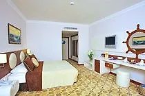 Hotel Queen Alisa Deluxe &