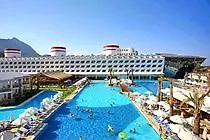 Queen Alisa Deluxe & Hotel